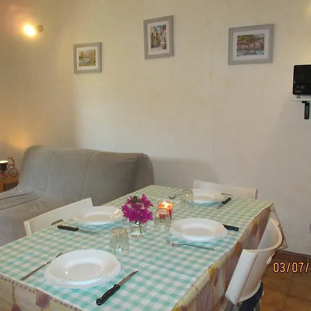 Cerboni 18 Apartament *